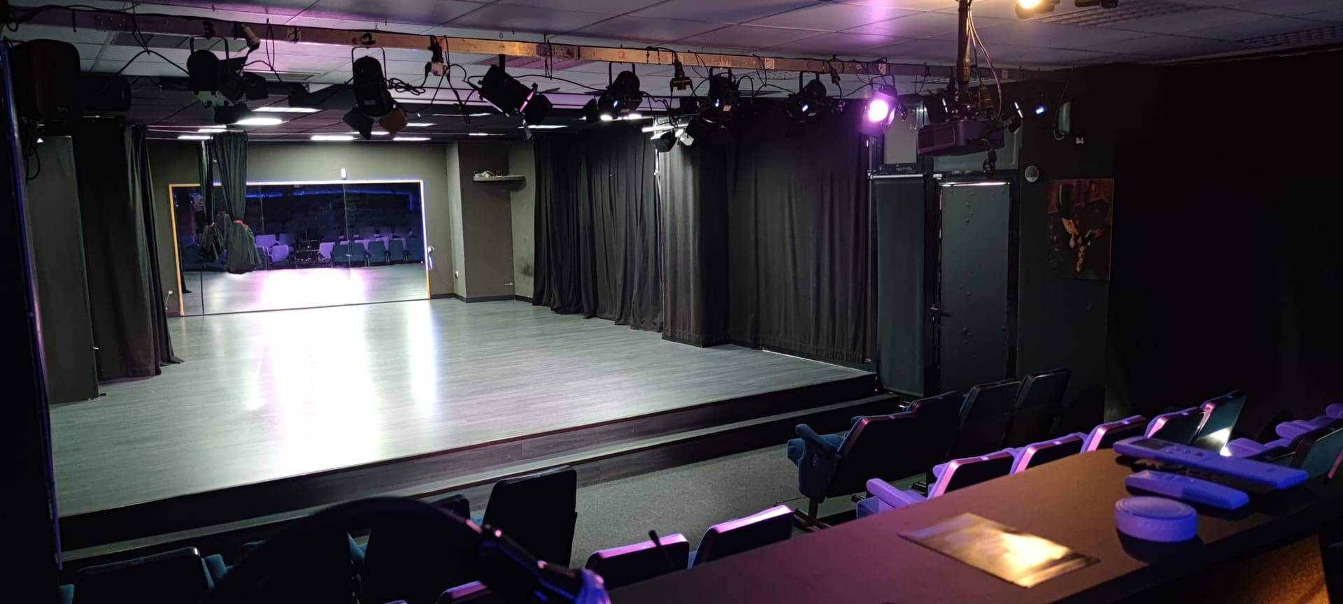 Interior de La Caverna del Brujo (foto 2)