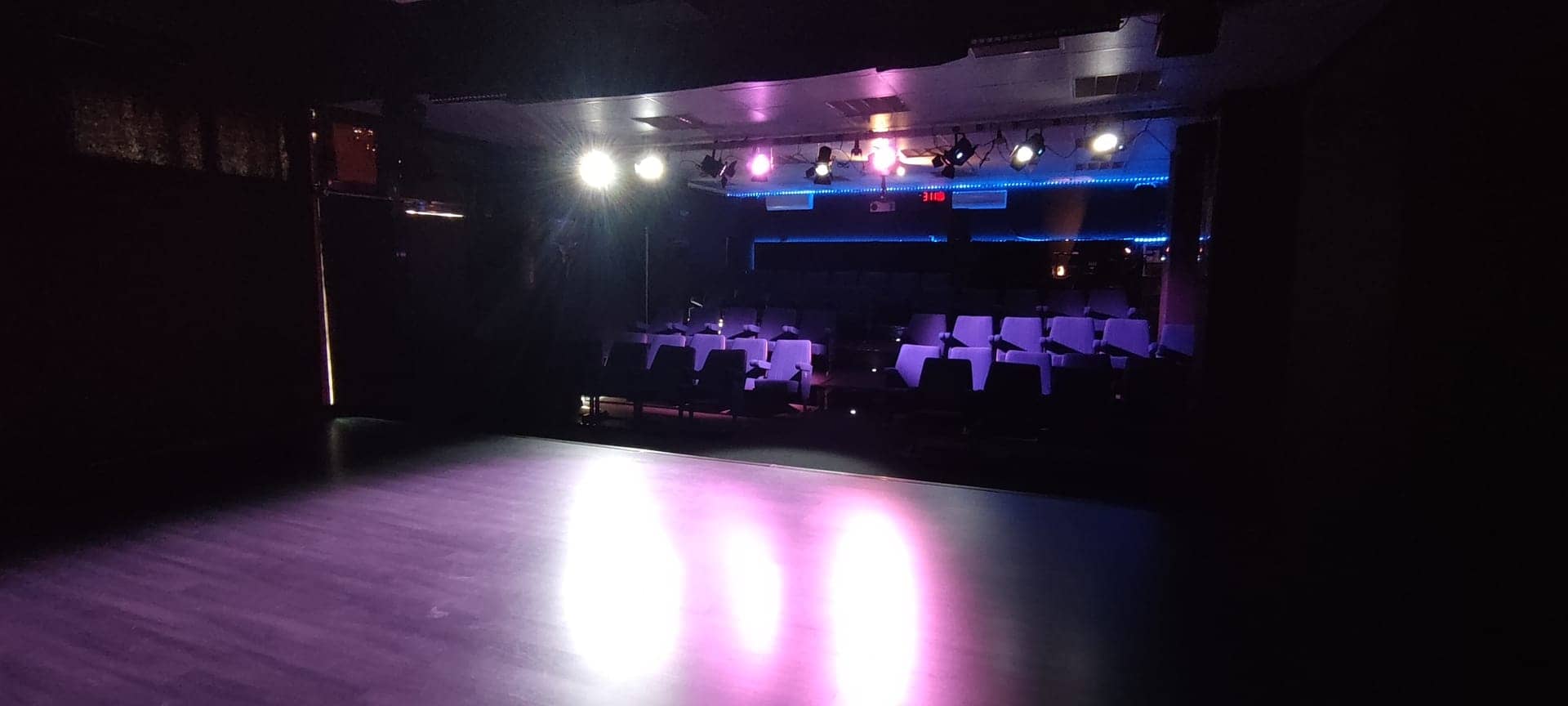 Interior de La Caverna del Brujo (foto 7)